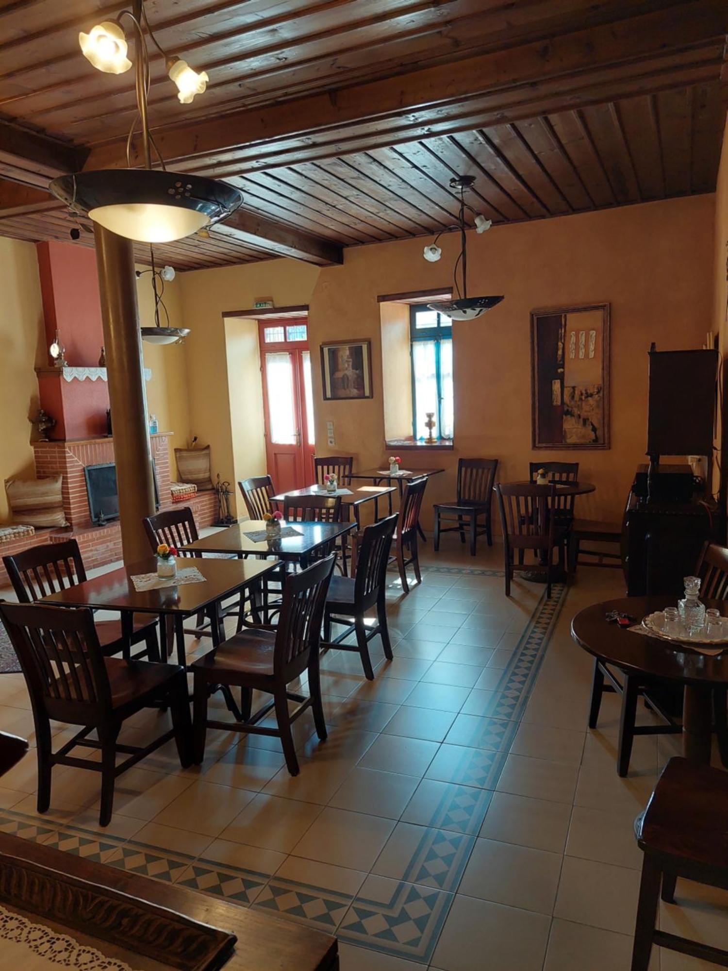 House Mitsiou Traditional Inn Arnaía Eksteriør bilde
